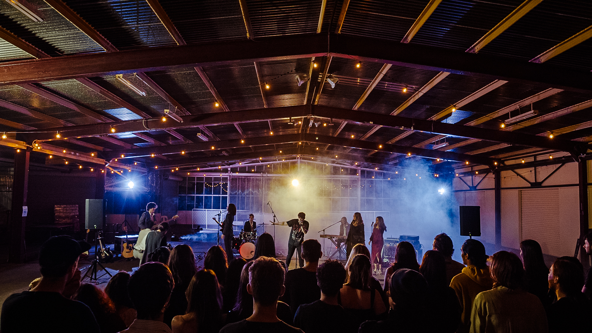 VANTA, Fifth Layer Music and backing vocalists Amber Sindoni and Tahlia Eve performing to a live audience in Trackside, Kilmore, recording Bohemia. Still from the film. Credit: Jordan Ruyi Blanch