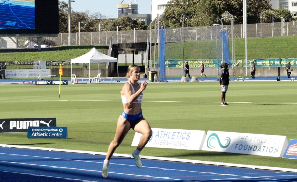 Bree Masters sprints away in her 100m semi final at the National Championships in 2022. Image: Dan Coppel