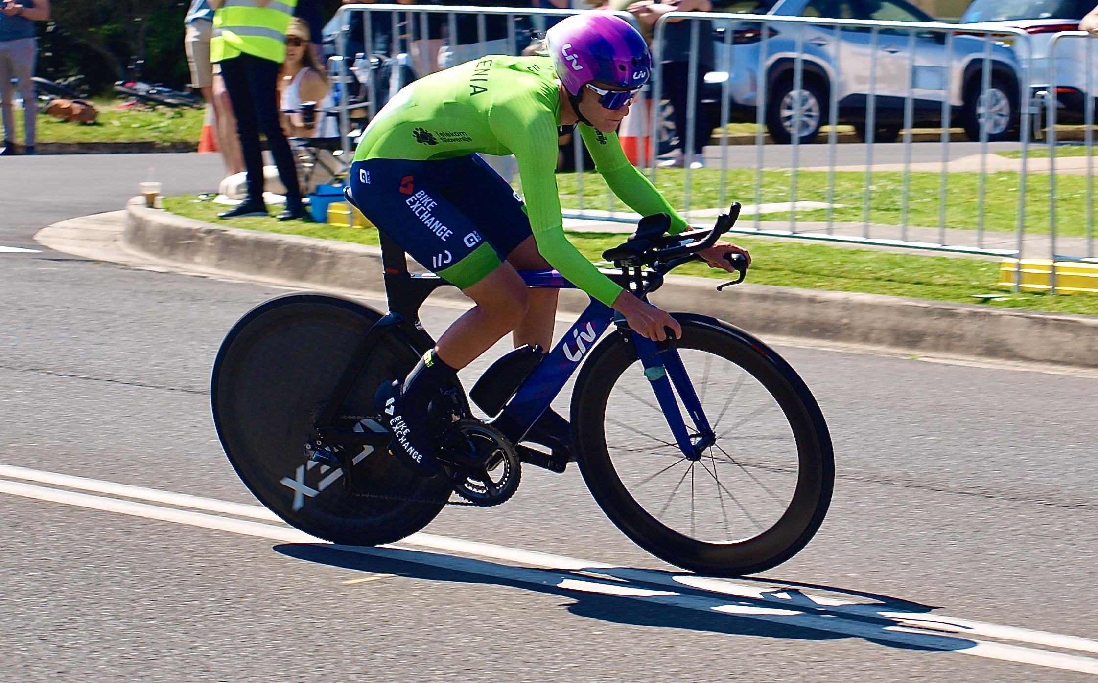 Urska Zigart raced well, repping her Slovenian jersey and the helmet of her trade team, the local team - BikeExchange Jayco