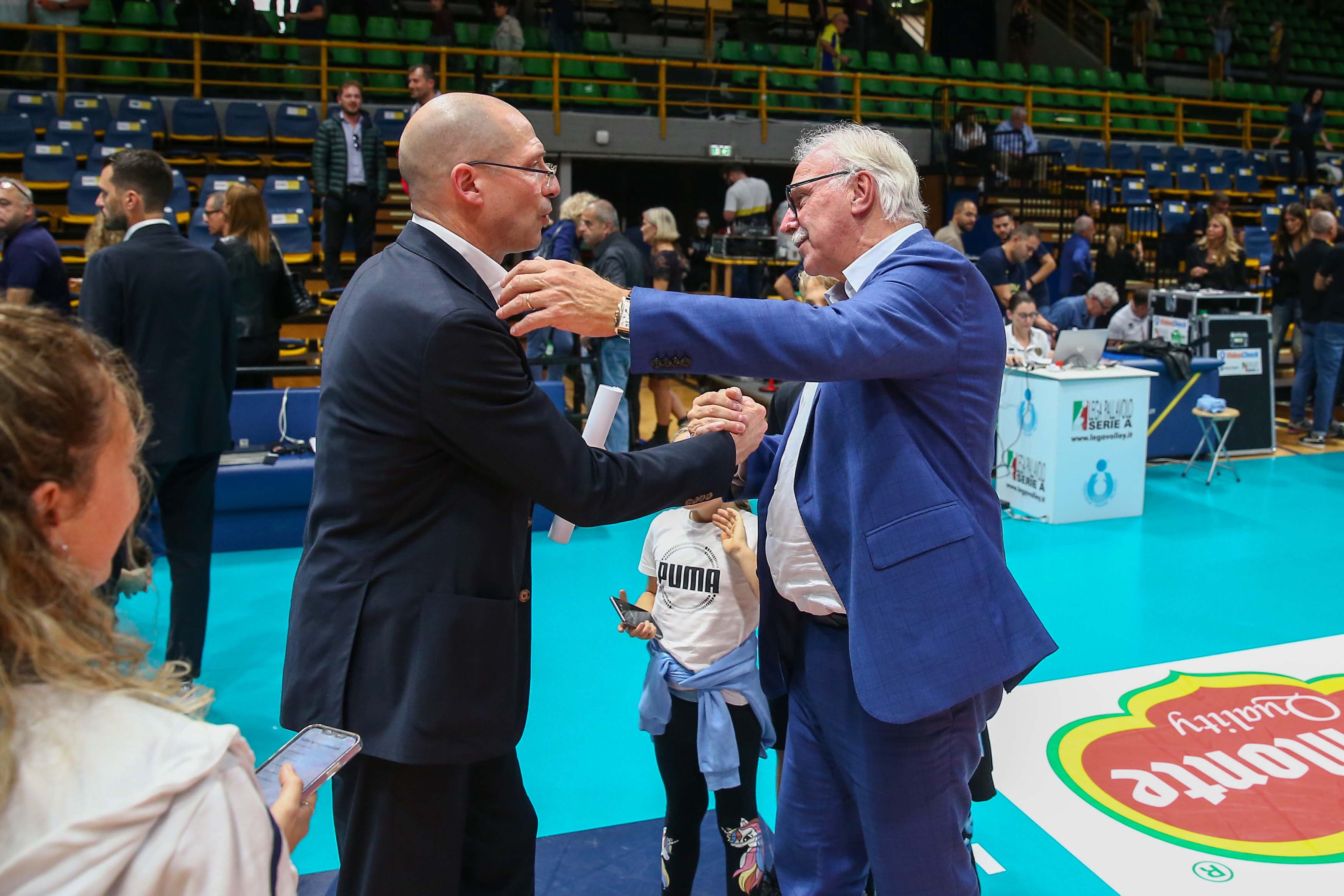 <p>Il coach dell'Allianz Powervolley Milano, Roberto Piazza, assieme a Lucio Fusaro</p> Il coach dell'Allianz Powervolley Milano, Roberto Piazza, assieme a Lucio Fusaro