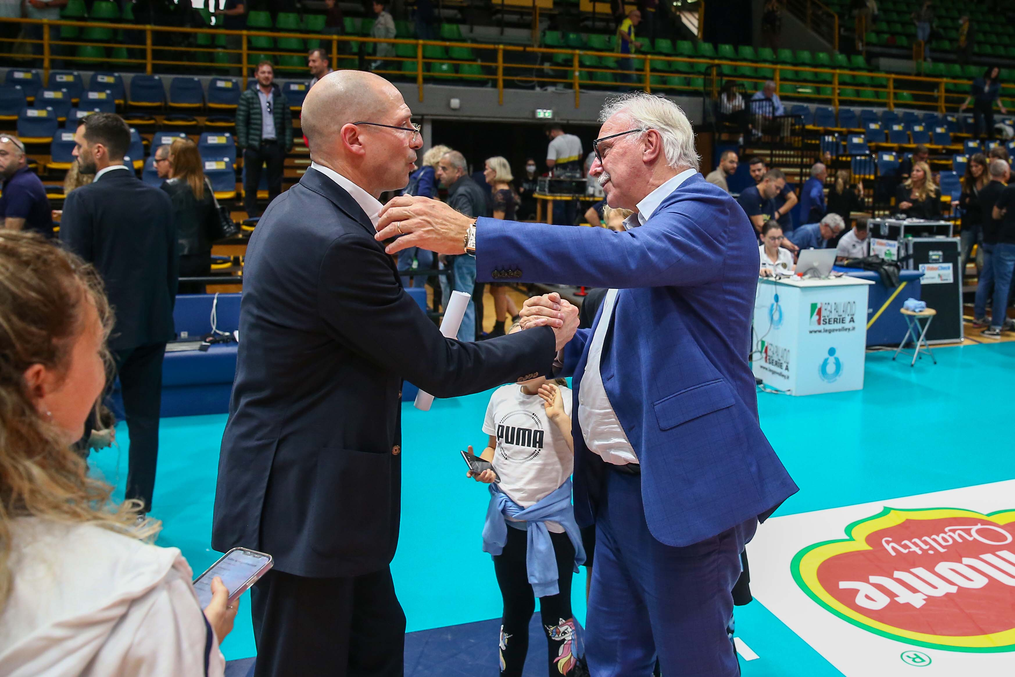 Il coach dell'Allianz Powervolley Milano, Roberto Piazza, assieme a Lucio Fusaro