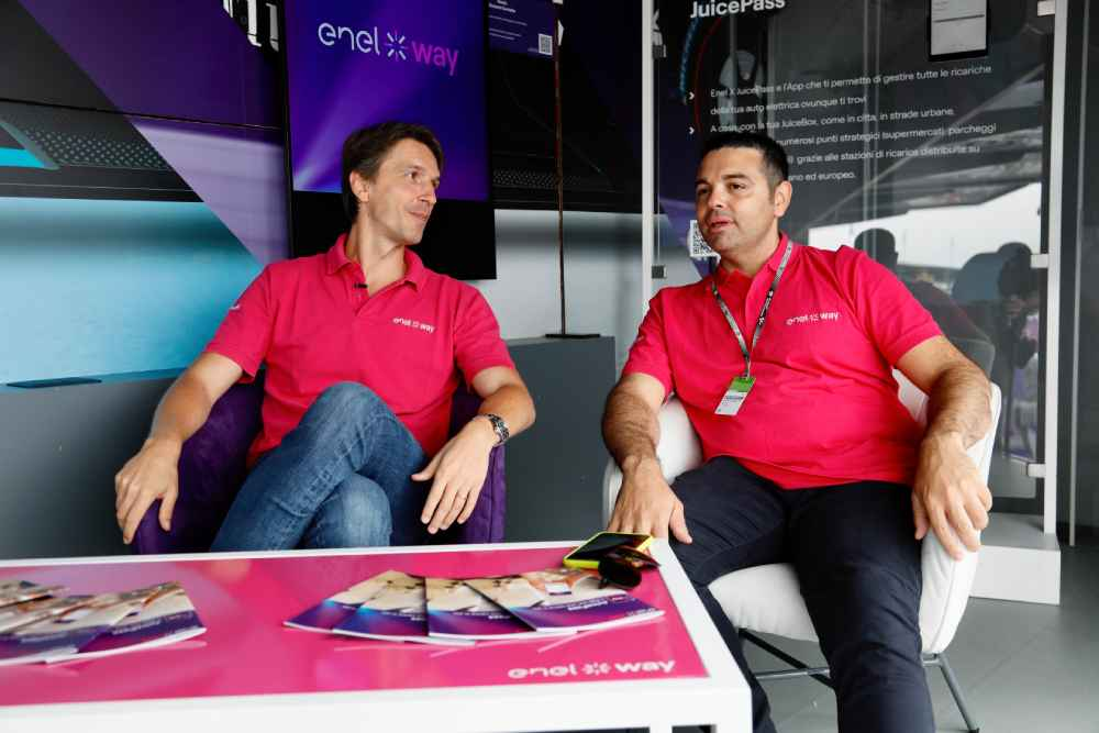 <p>Michele Cecchini, head of eMotorsport di Enel X Way, a sinistra; Luca Talotta, a destra</p>
