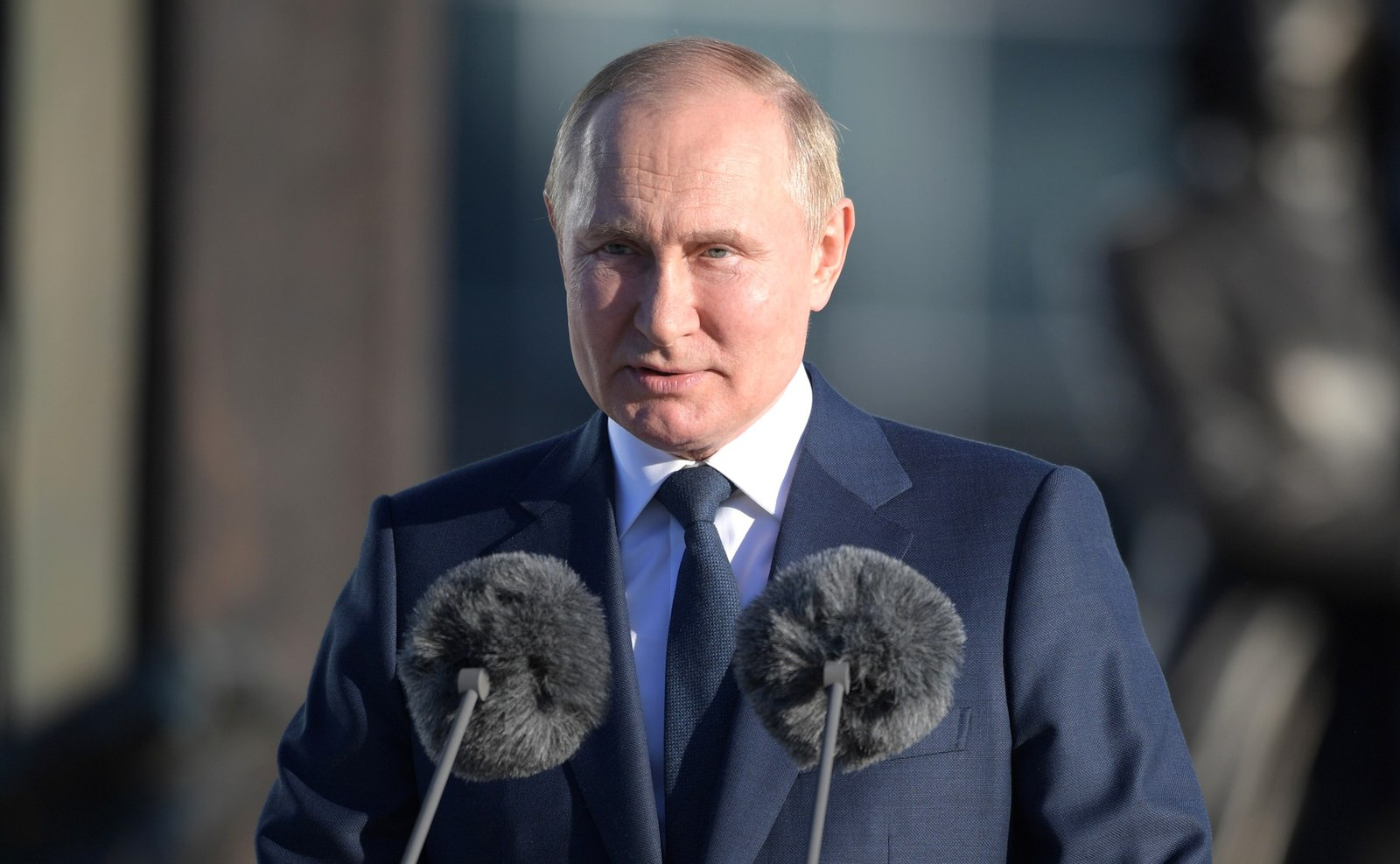 Will the arrest warrant from the ICC encourage Russian oligarchs to make a move against Putin? (Photo by kremlin.ru)